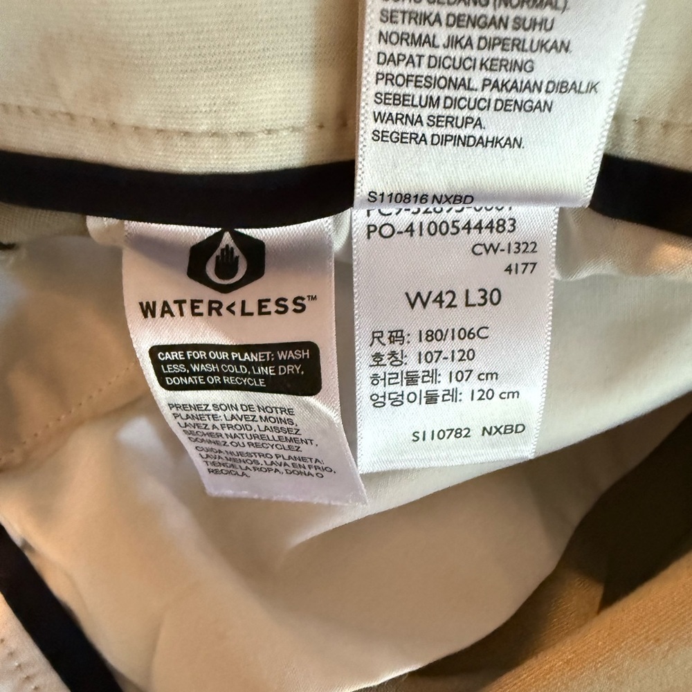 Dockers Classic Fit Pants in Size 42x30 - Picture 10 of 10